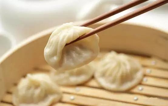上海有哪些著(zhù)名的小吃？有什么推薦嗎？